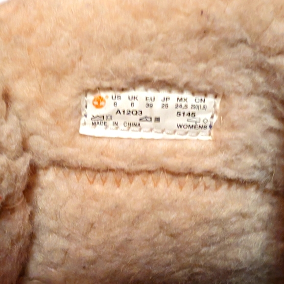 EUC Foldable Timberland 8.5" Shaft Waterproof Black Suede Snow Boots - Picture 12 of 13